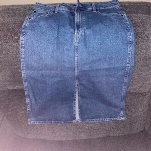 NWOT GAP Blue Denim Pencil Skirt